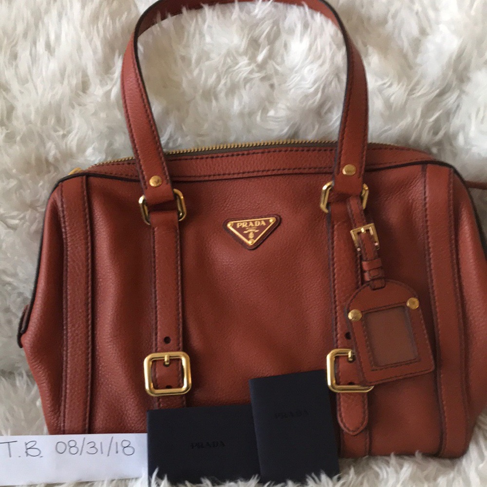Authentic shoulder bag with tags